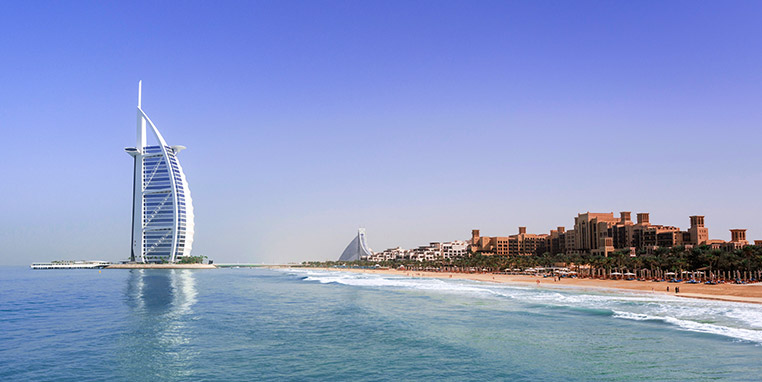 A Frugal Wayfarer's Dream: 7 Ways of Travelling Dubai on the Cheap